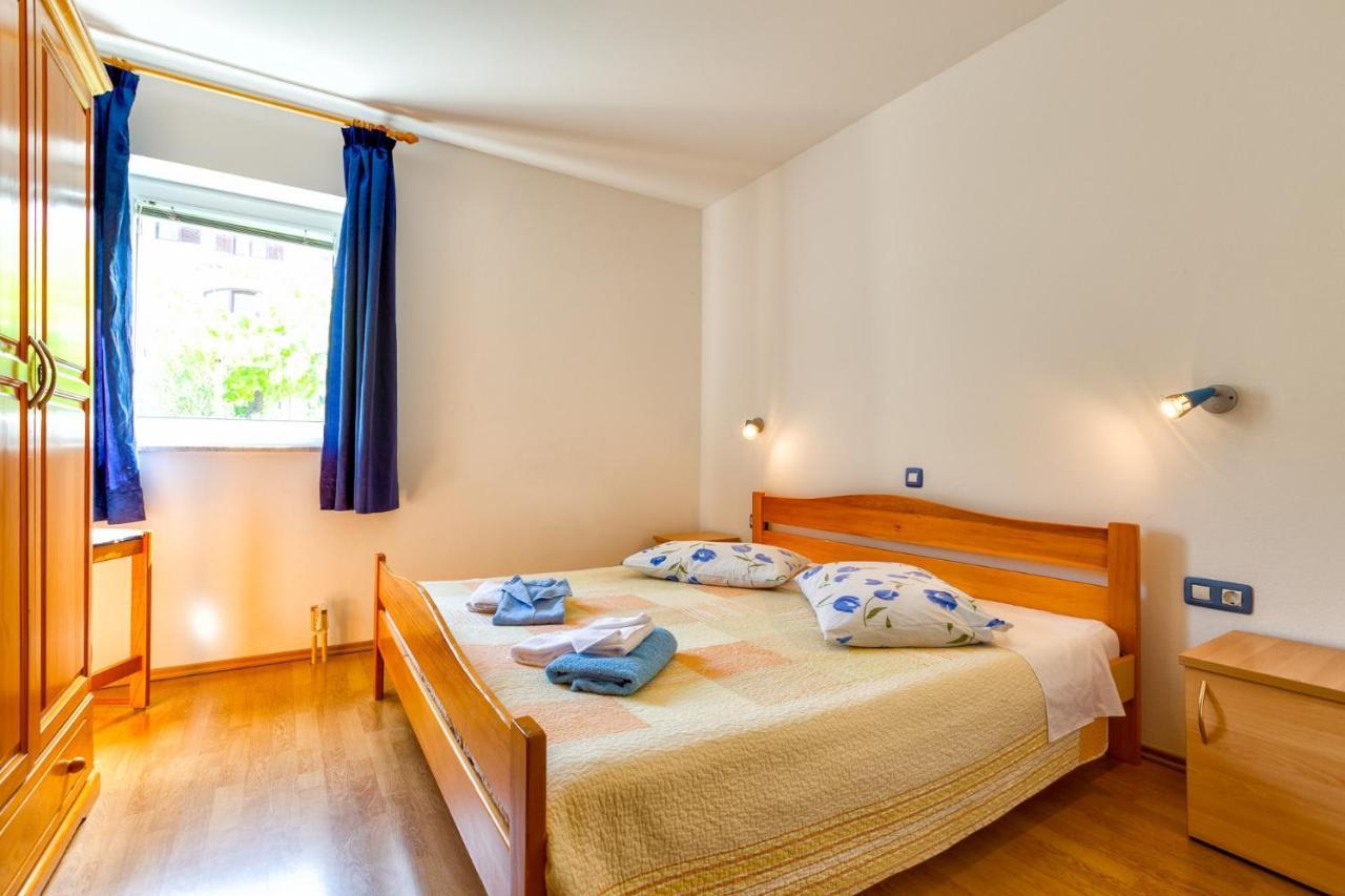 Apartments With A Parking Space Mali Lošinj Exterior foto