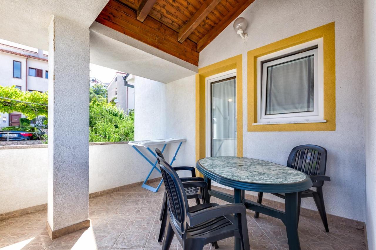 Apartments With A Parking Space Mali Lošinj Exterior foto